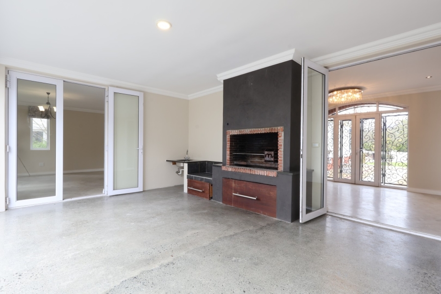 4 Bedroom Property for Sale in Val De Vie Estate Western Cape